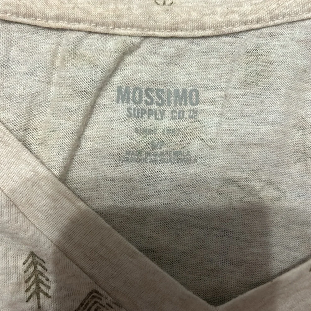 A patterned shirt from Target. Great condition - Picture 2 of 3